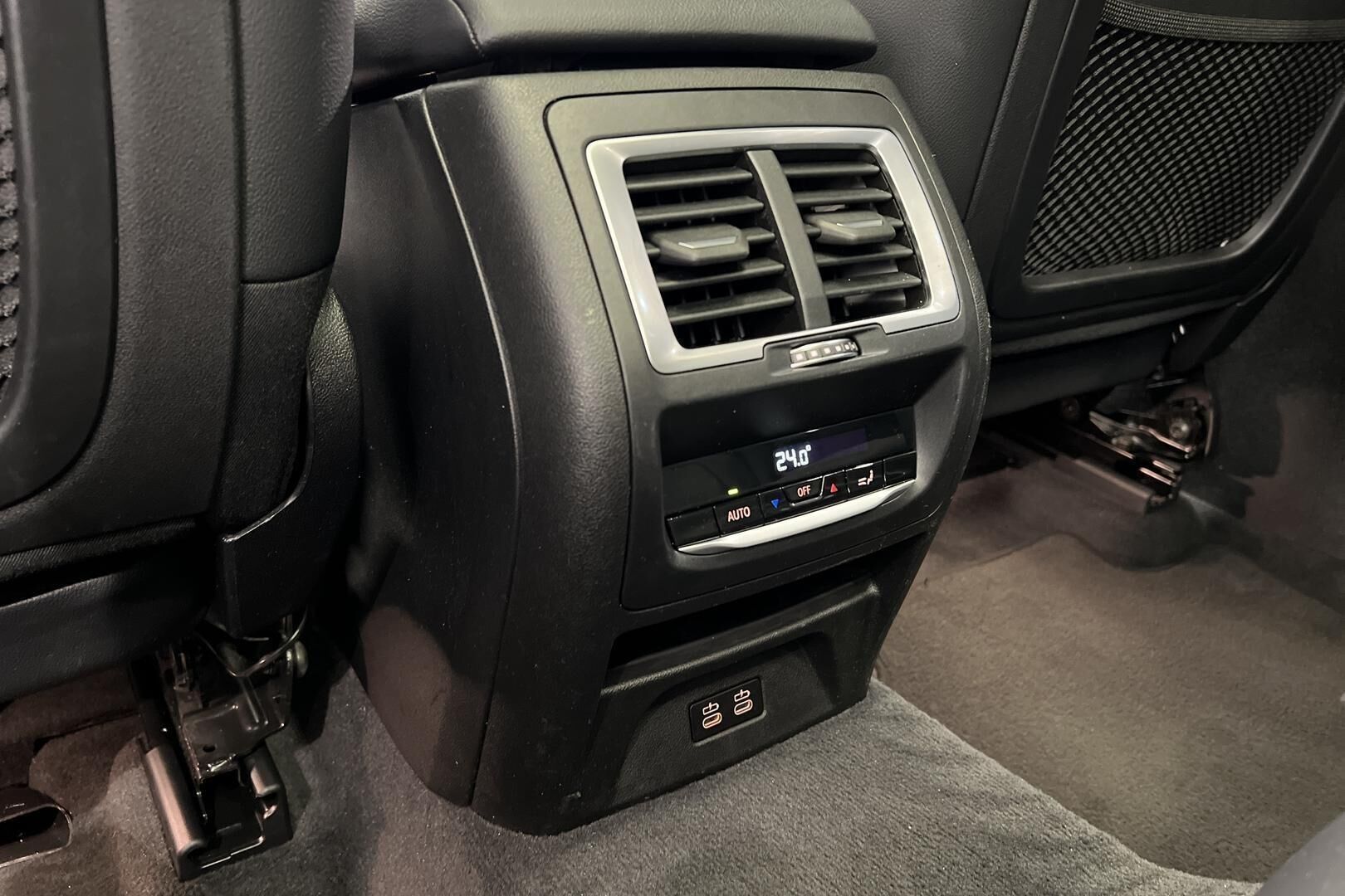 BMW IX3 iso kuva 30