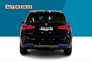 BMW IX3 esikatselu 6