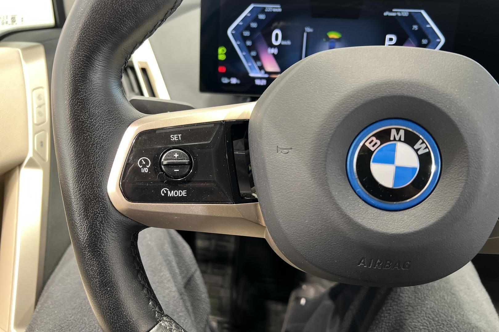 BMW IX iso kuva 27