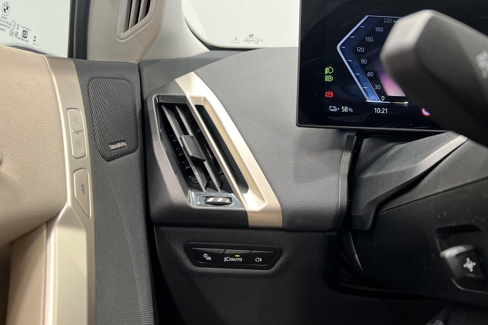 BMW IX iso kuva 28