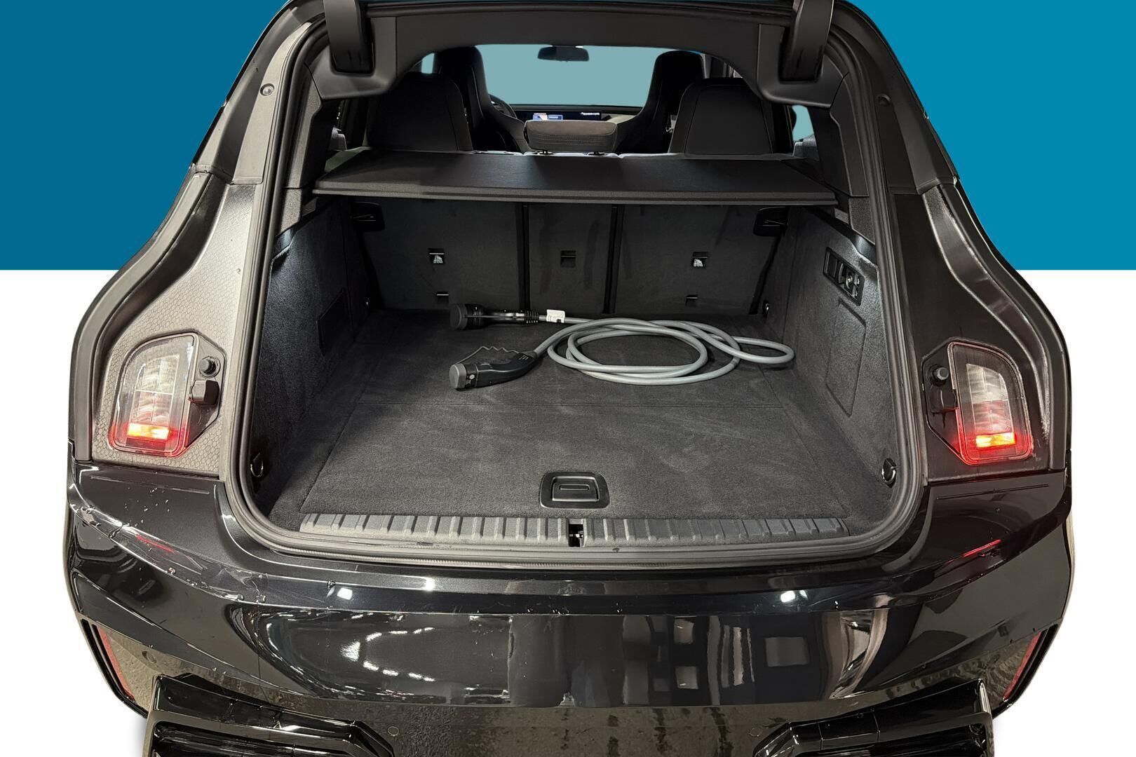 BMW iX iso kuva 11