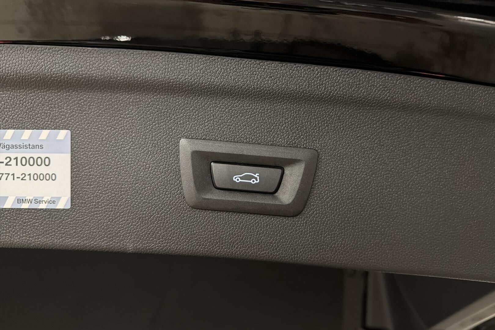 BMW iX iso kuva 13