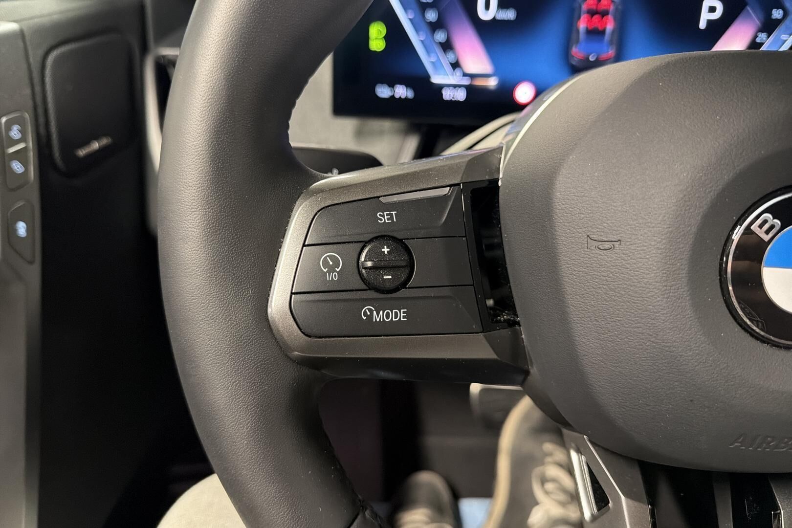 BMW iX iso kuva 18