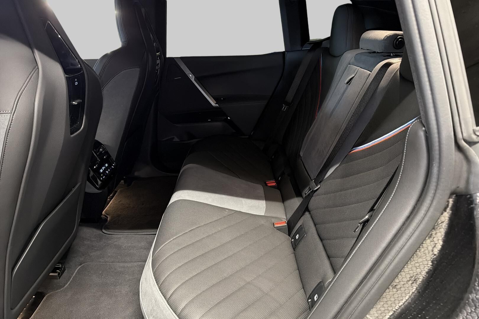 BMW iX iso kuva 9
