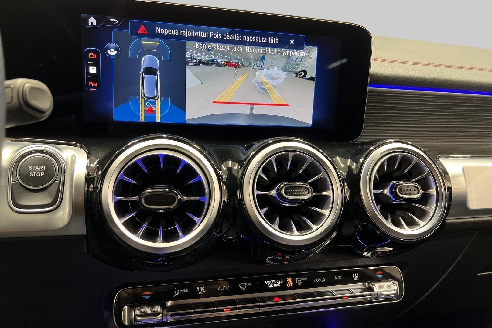 MERCEDES-BENZ EQB iso kuva 16