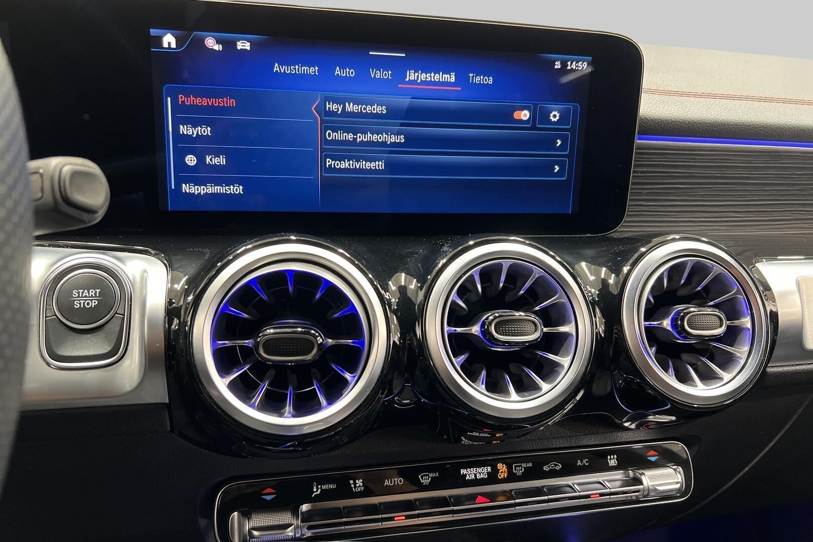 MERCEDES-BENZ EQB iso kuva 22