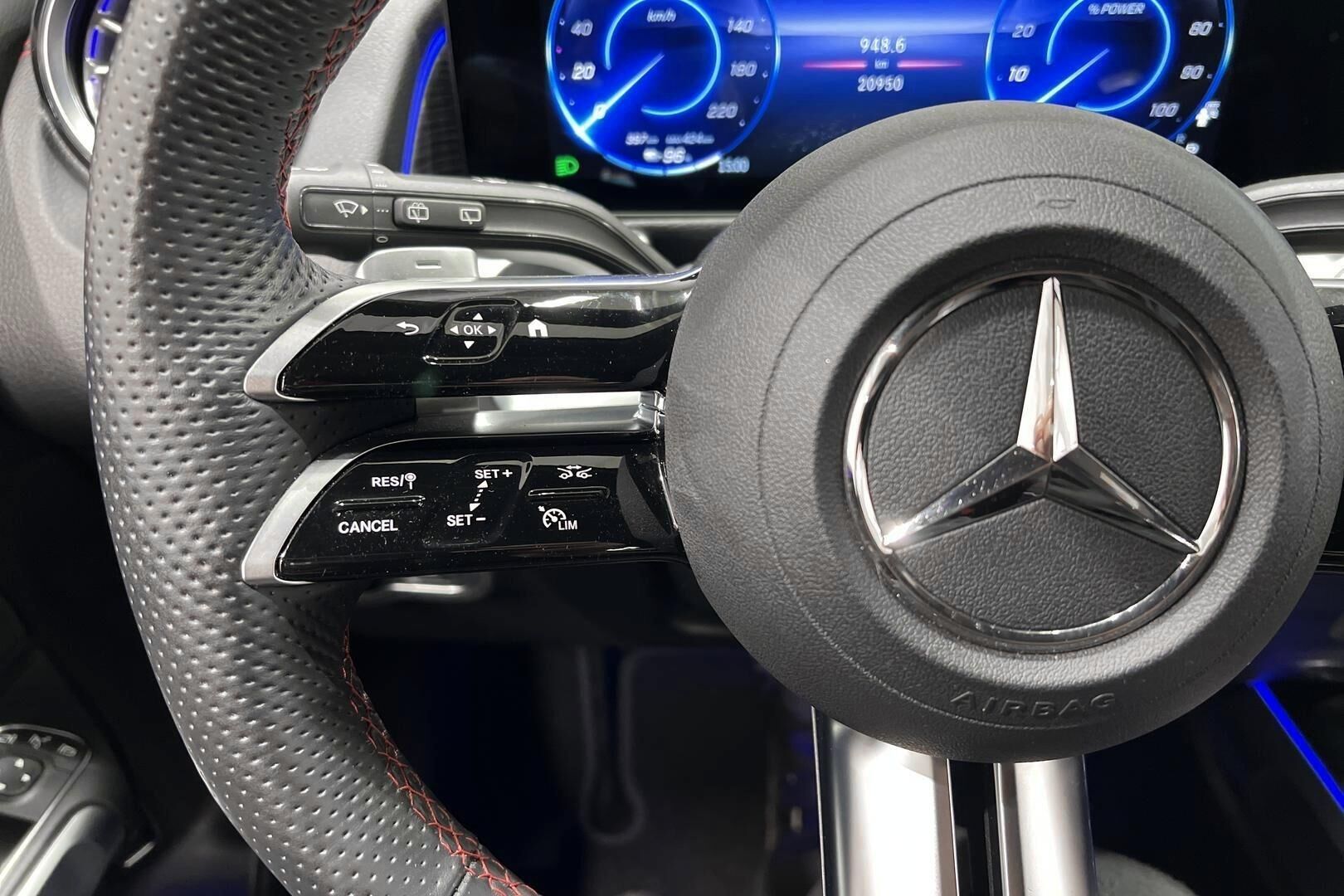 MERCEDES-BENZ EQB iso kuva 32