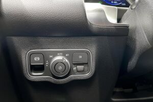 MERCEDES-BENZ EQB esikatselu 33