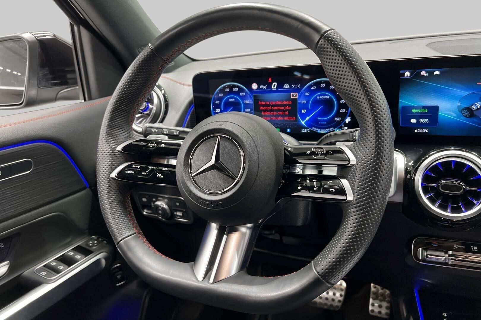 MERCEDES-BENZ EQB iso kuva 39