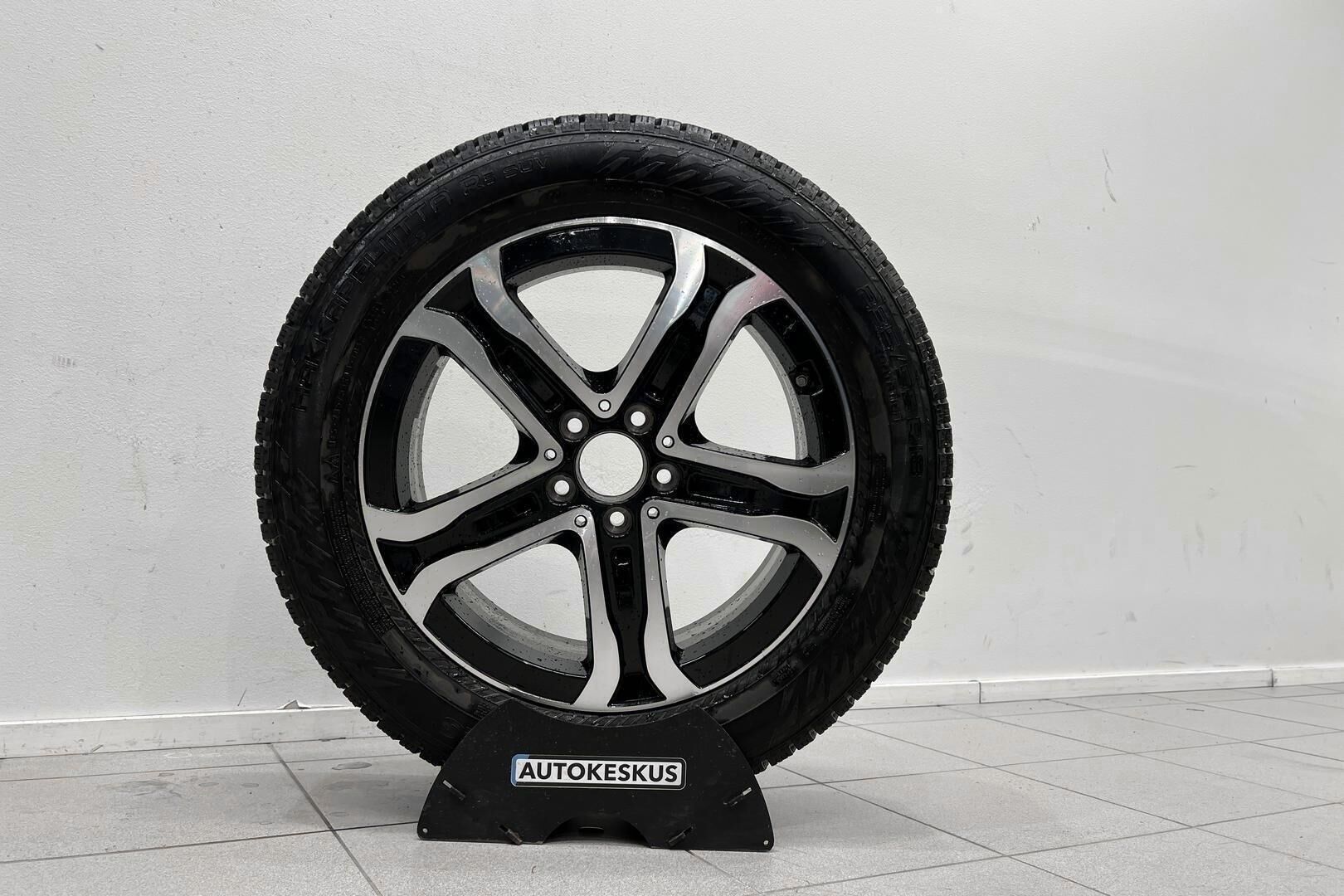 MERCEDES-BENZ EQB iso kuva 40