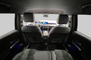 MERCEDES-BENZ EQB esikatselu 42