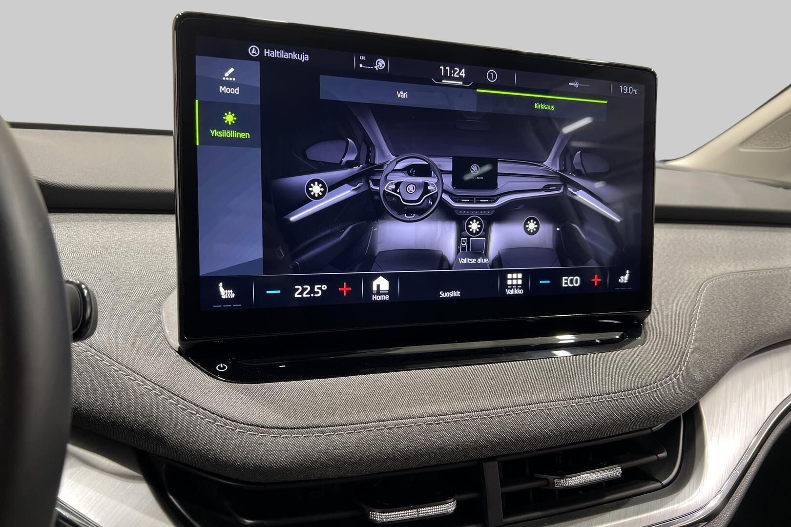 SKODA ENYAQ iso kuva 25