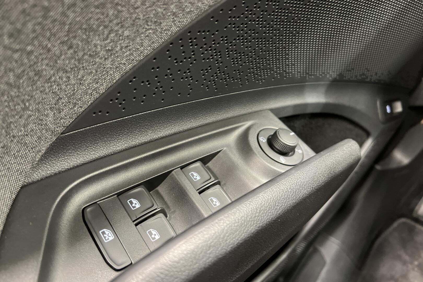 SKODA ENYAQ iso kuva 34