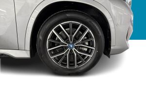 BMW IX1 esikatselu 12
