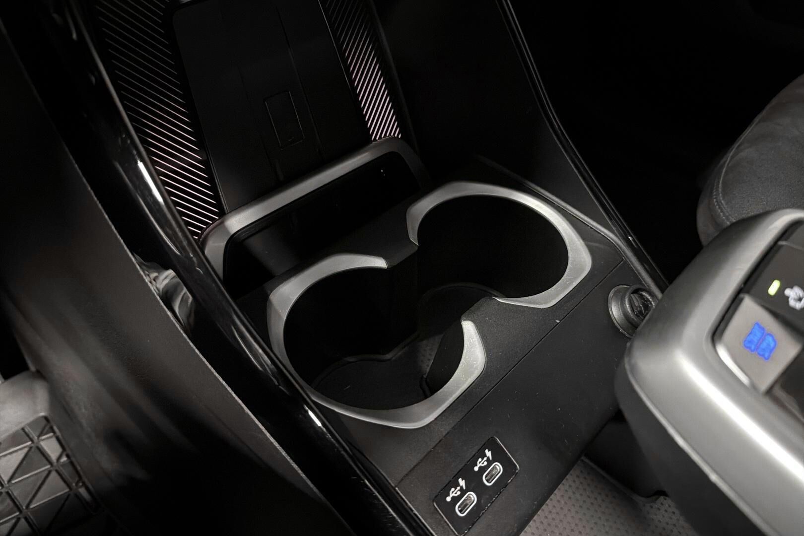 BMW IX1 iso kuva 32