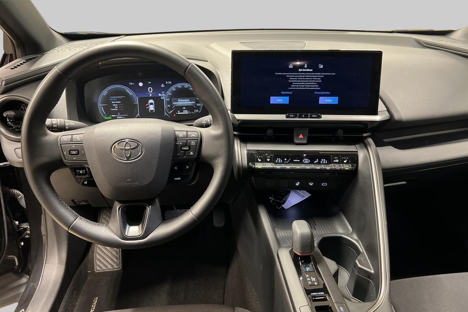 TOYOTA C-HR iso kuva 10