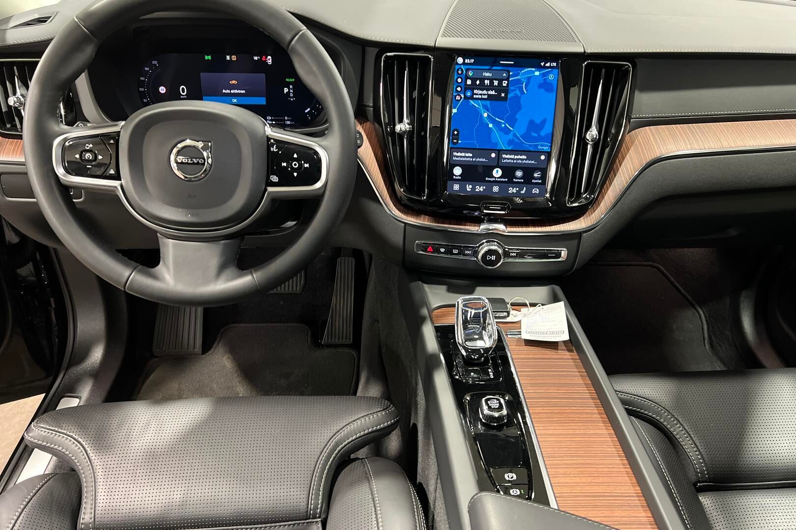 VOLVO XC60 iso kuva 11