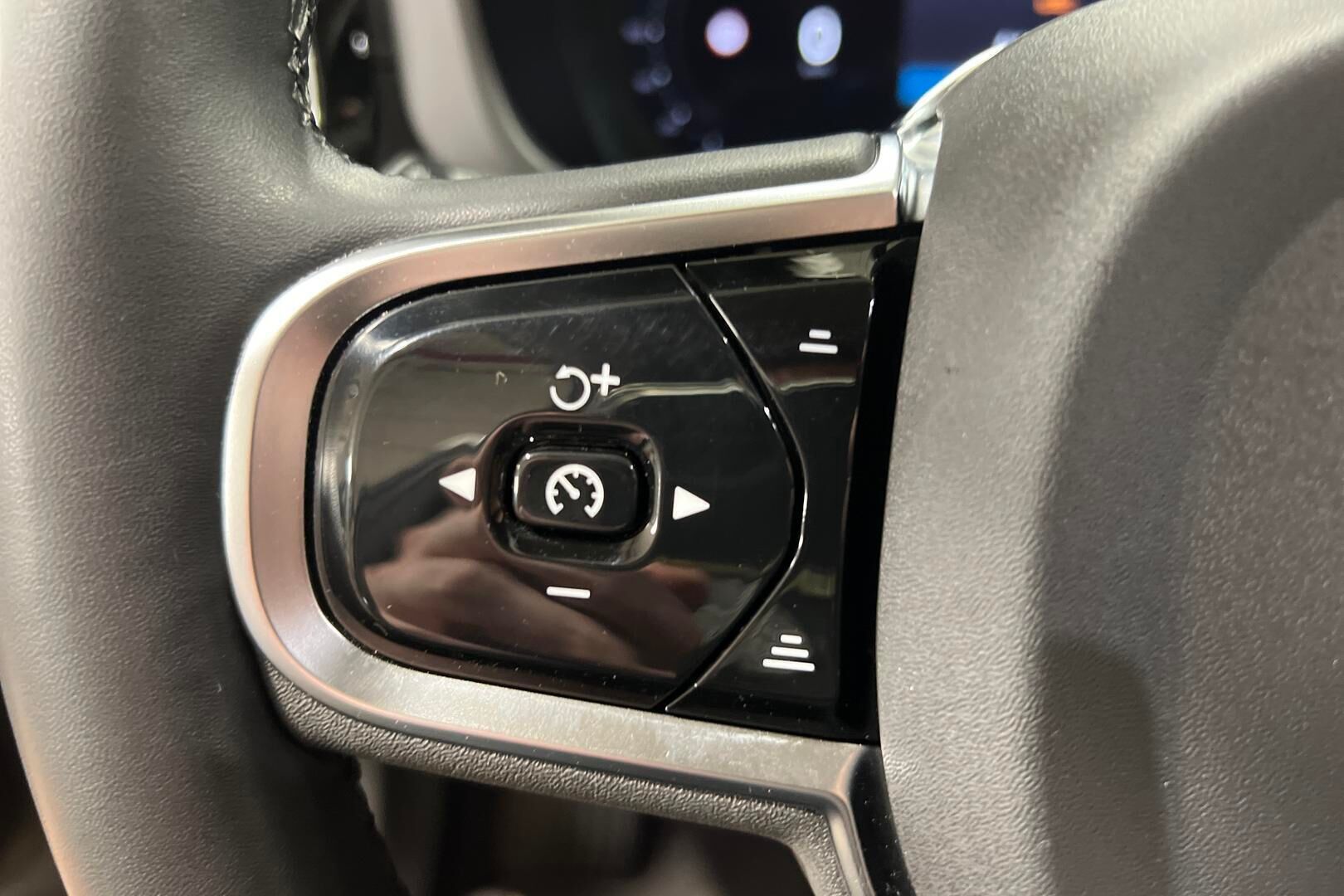 VOLVO XC60 iso kuva 20