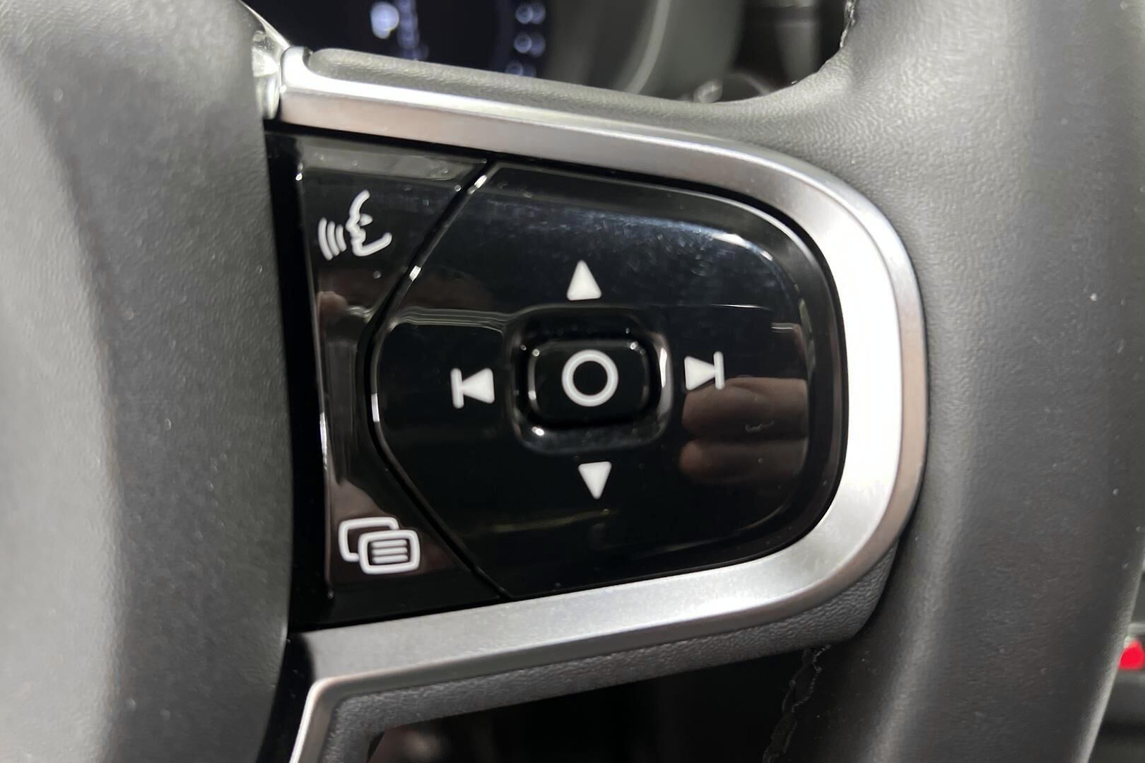 VOLVO XC60 iso kuva 21