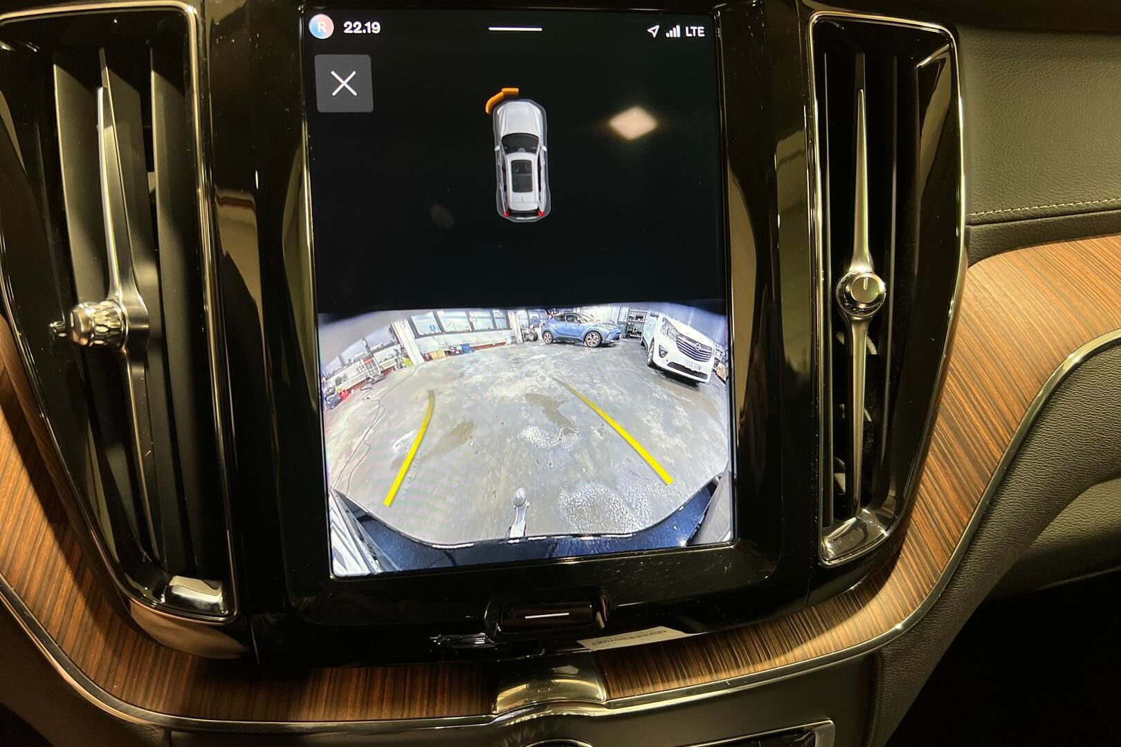 VOLVO XC60 iso kuva 25