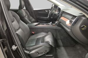 VOLVO XC60 esikatselu 3
