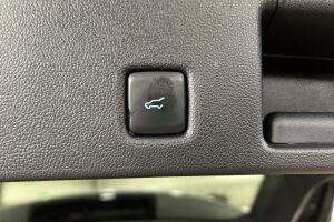 FORD KUGA esikatselu 14