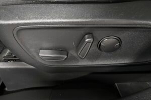 FORD KUGA esikatselu 16