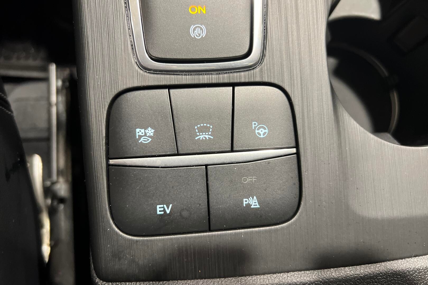 FORD KUGA iso kuva 22