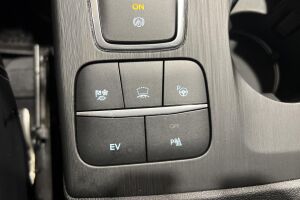 FORD KUGA esikatselu 22
