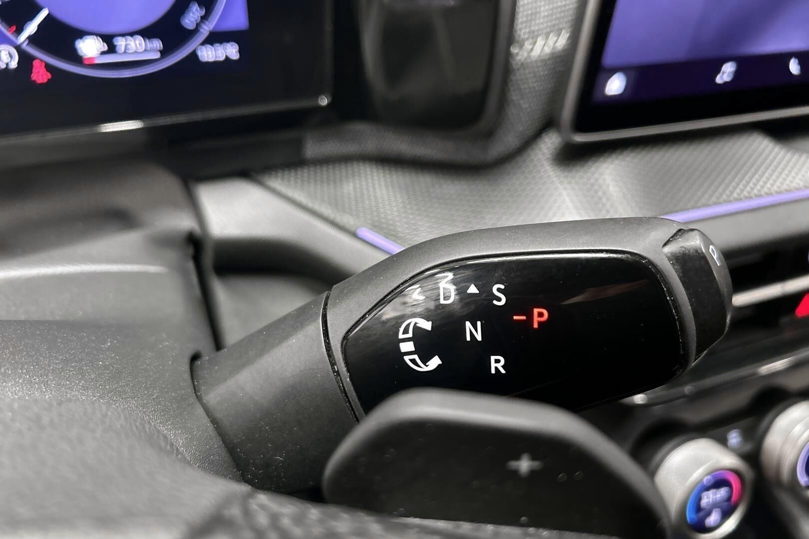 SKODA KODIAQ iso kuva 17