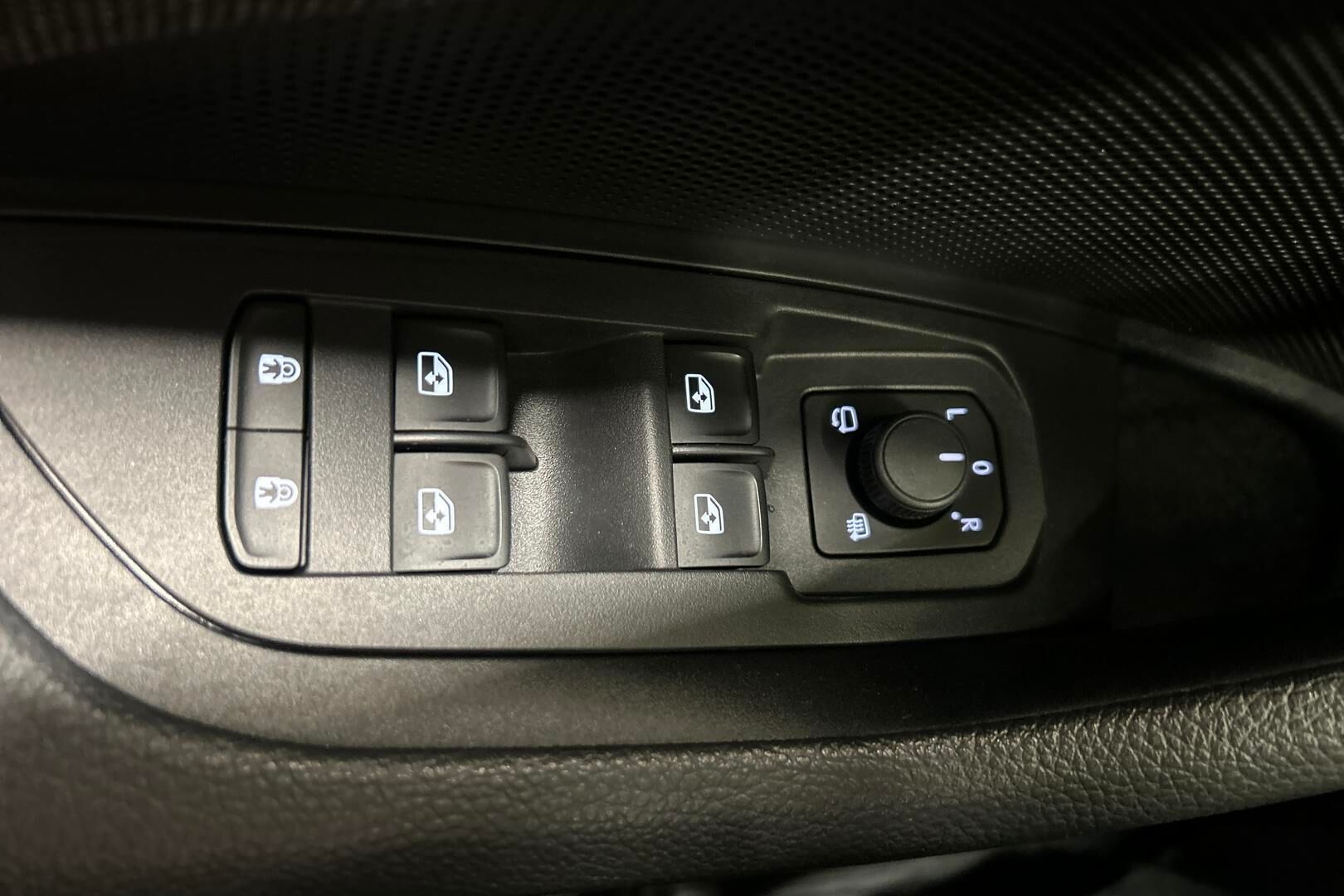 SKODA KODIAQ iso kuva 20