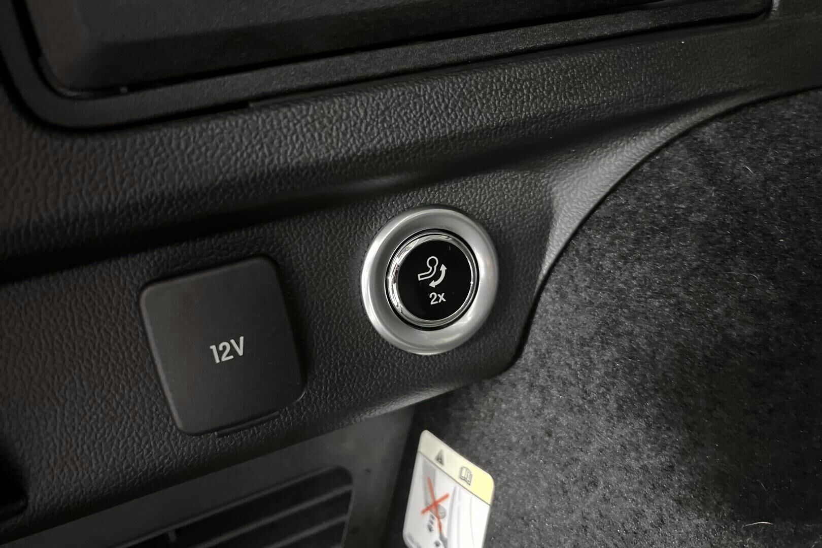 FORD KUGA iso kuva 14