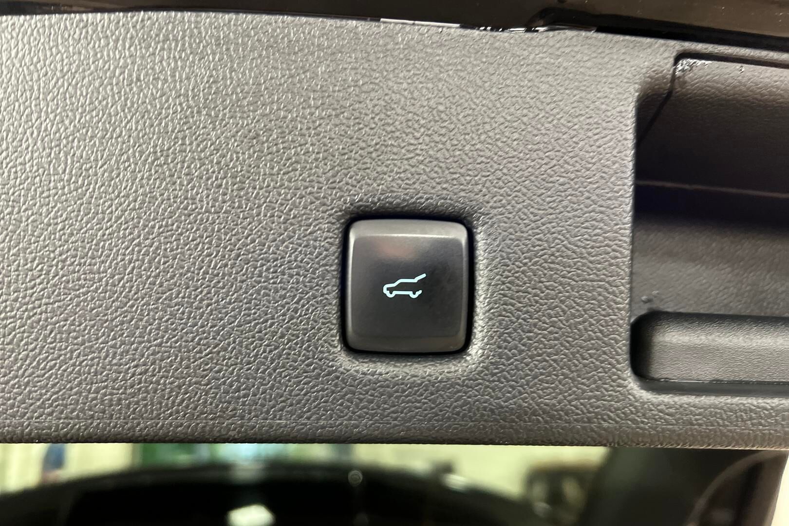 FORD KUGA iso kuva 15