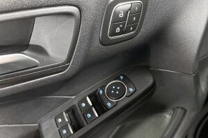 FORD KUGA esikatselu 16