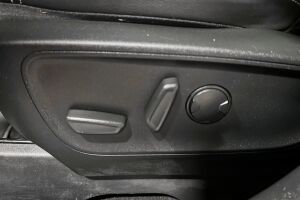 FORD KUGA esikatselu 17