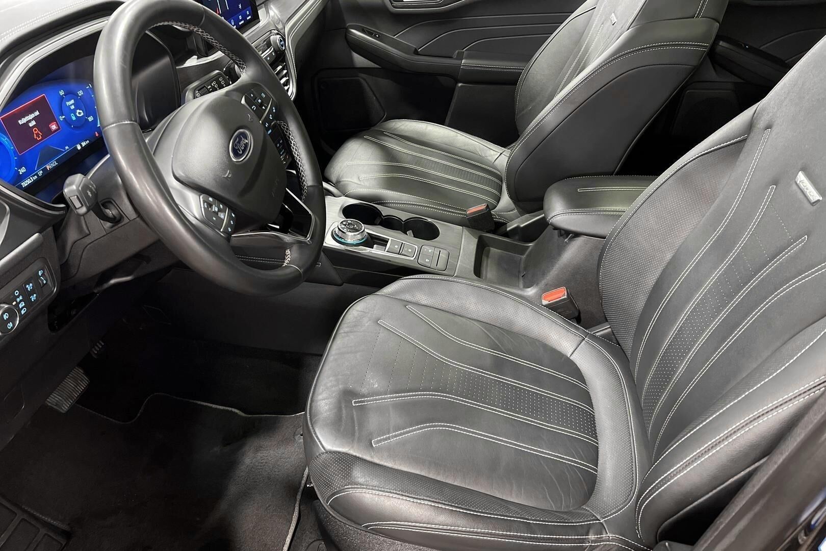 FORD KUGA iso kuva 9