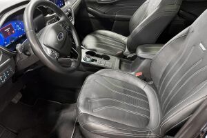 FORD KUGA esikatselu 9