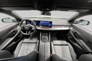BMW 5-SARJA esikatselu 9