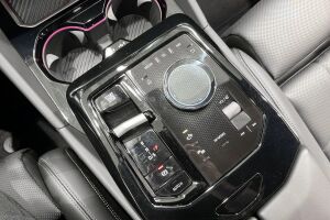 BMW 5-SARJA esikatselu 24