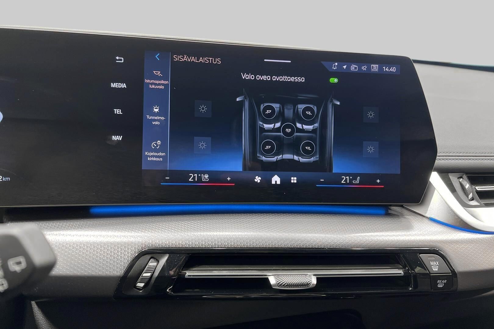 BMW IX1 iso kuva 17