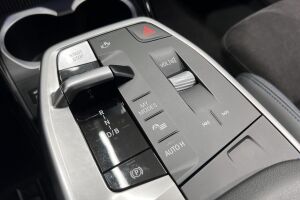 BMW IX1 esikatselu 21