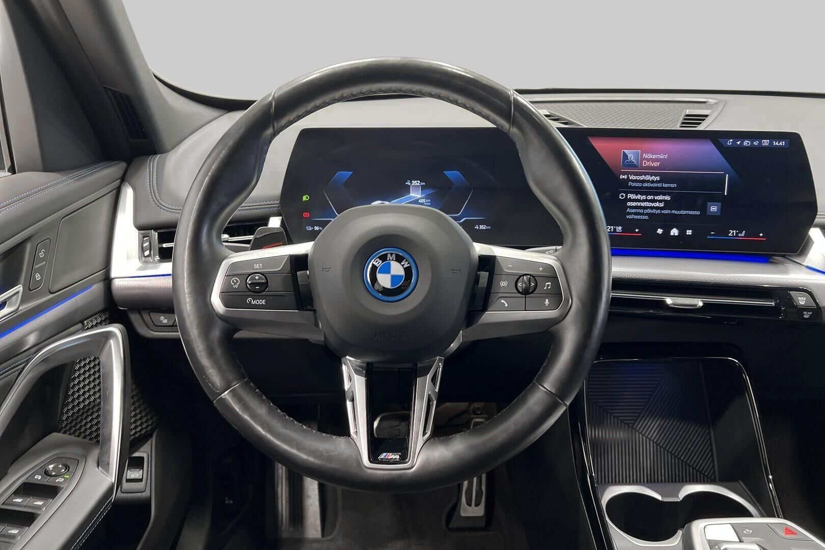 BMW IX1 iso kuva 30