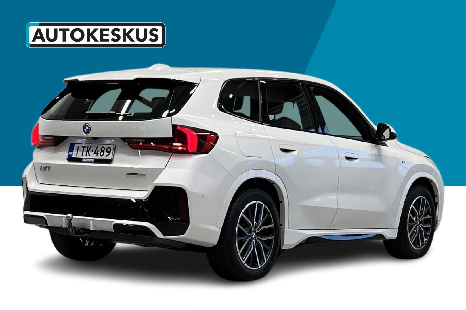 BMW IX1 iso kuva 4