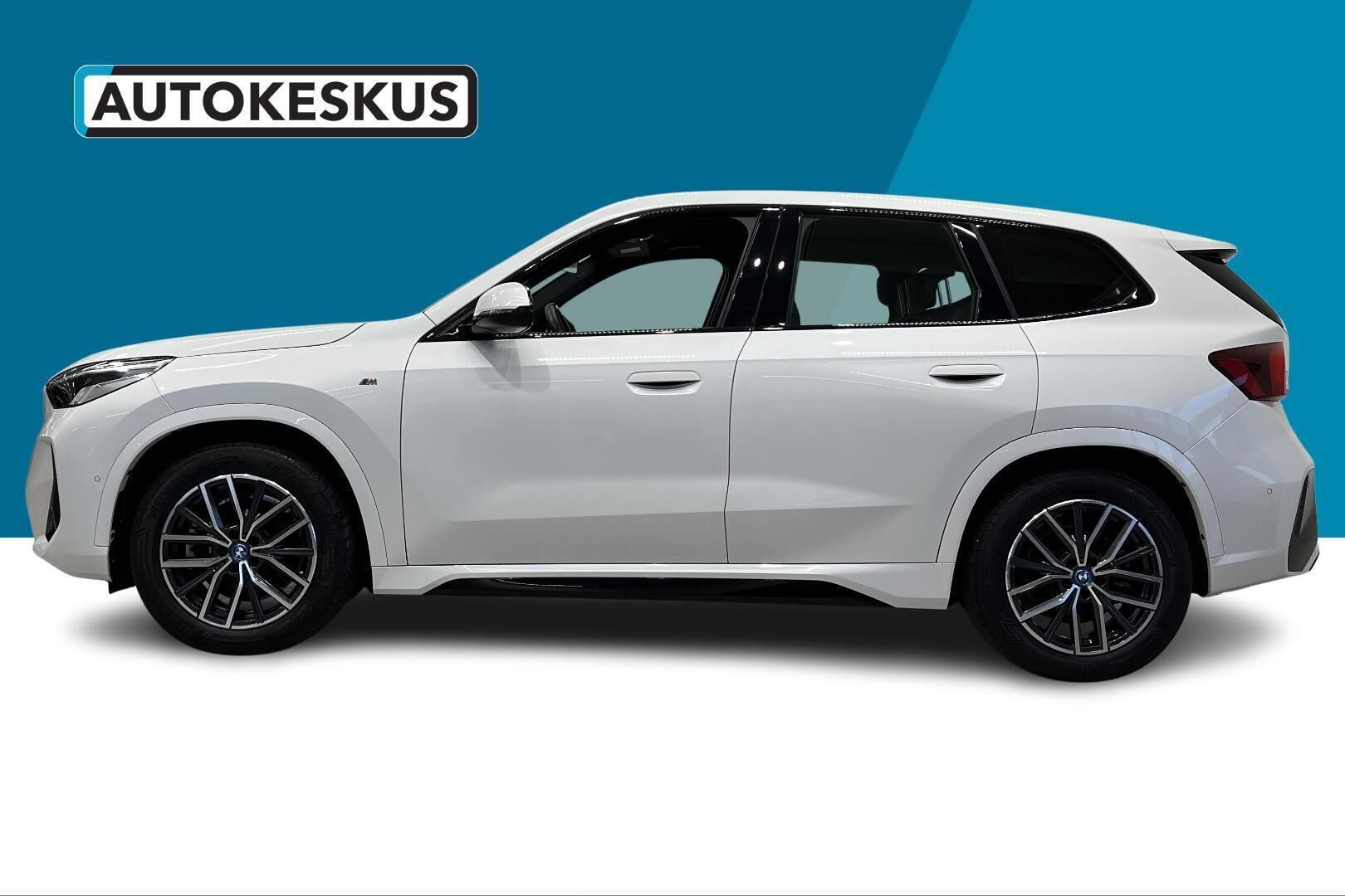 BMW IX1 iso kuva 7