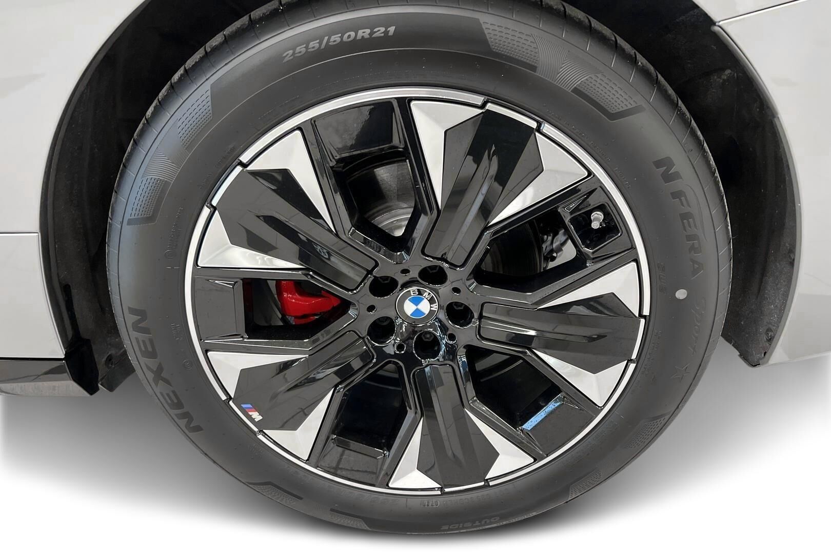 BMW IX iso kuva 12
