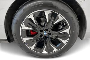 BMW IX esikatselu 12