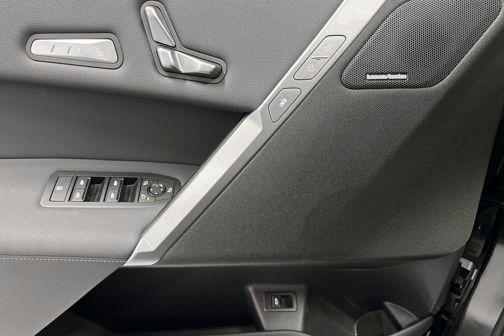 BMW IX iso kuva 18