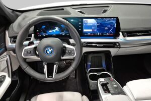 BMW IX1 esikatselu 1