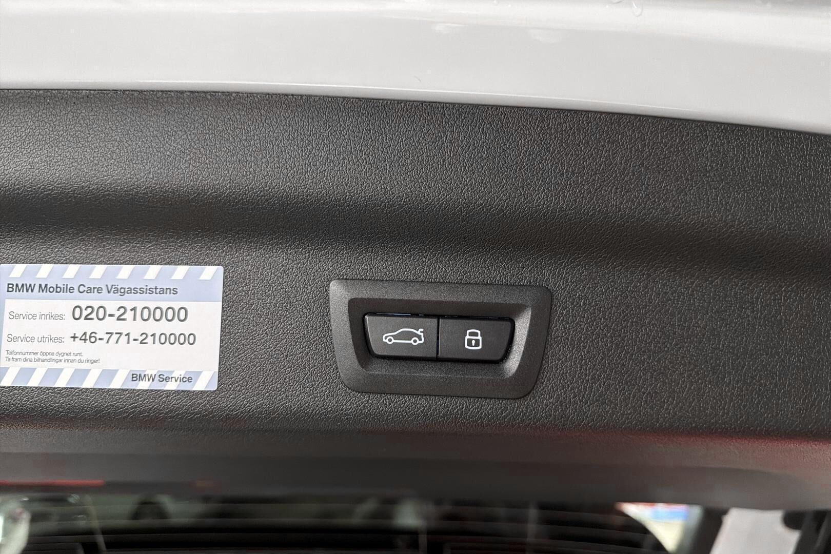 BMW IX1 iso kuva 11