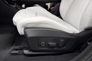 BMW IX1 esikatselu 12